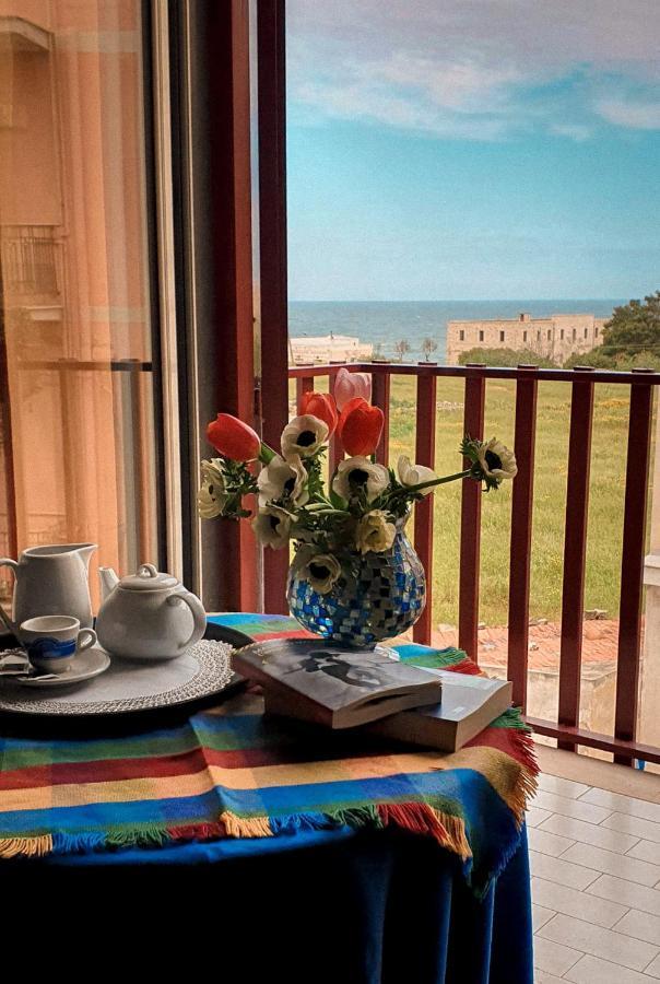 Hotel Mediterraneo Giovinazzo Bagian luar foto